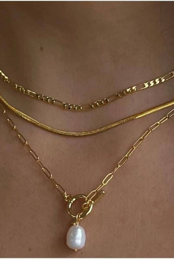 Layered Gold Necklace with Pearl Pendant { product_type }}