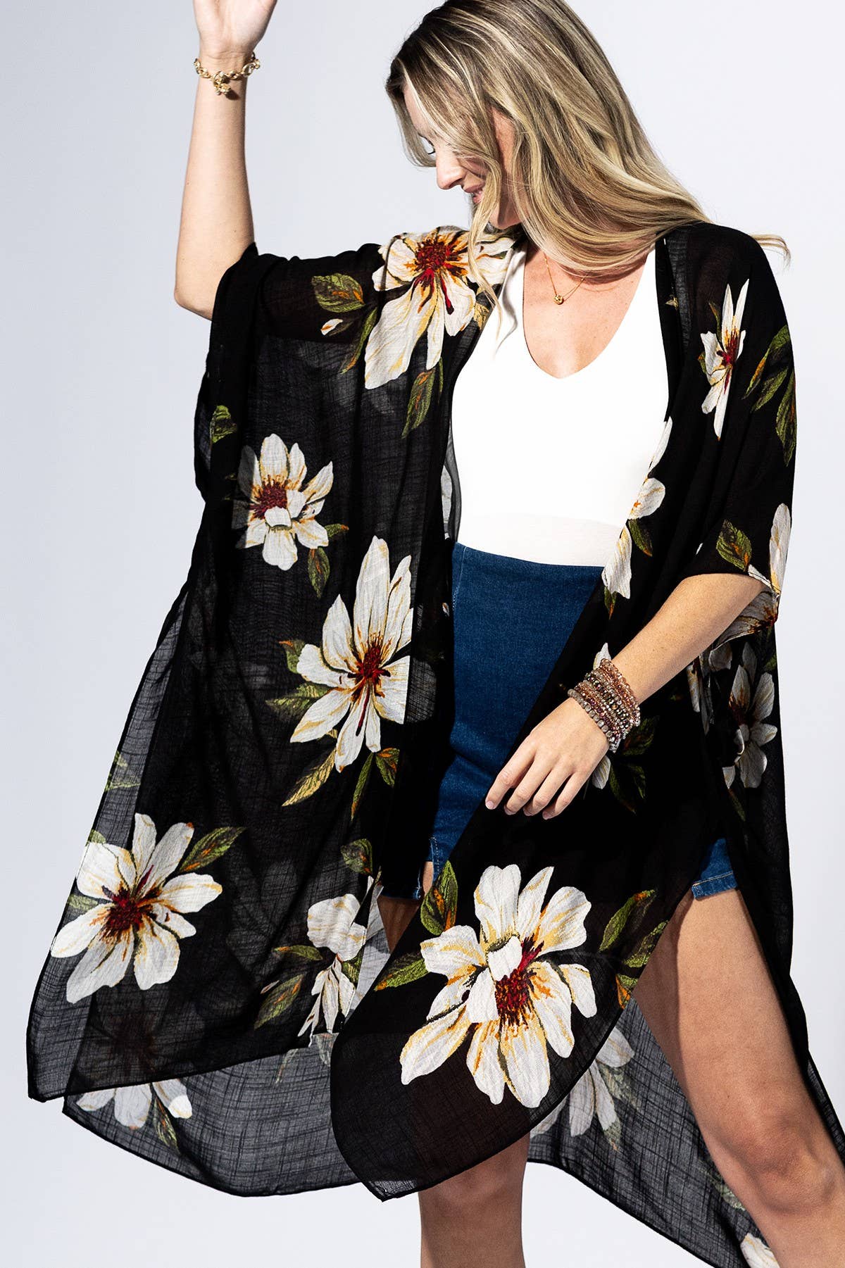 Black Flower Kimono { product_type }}