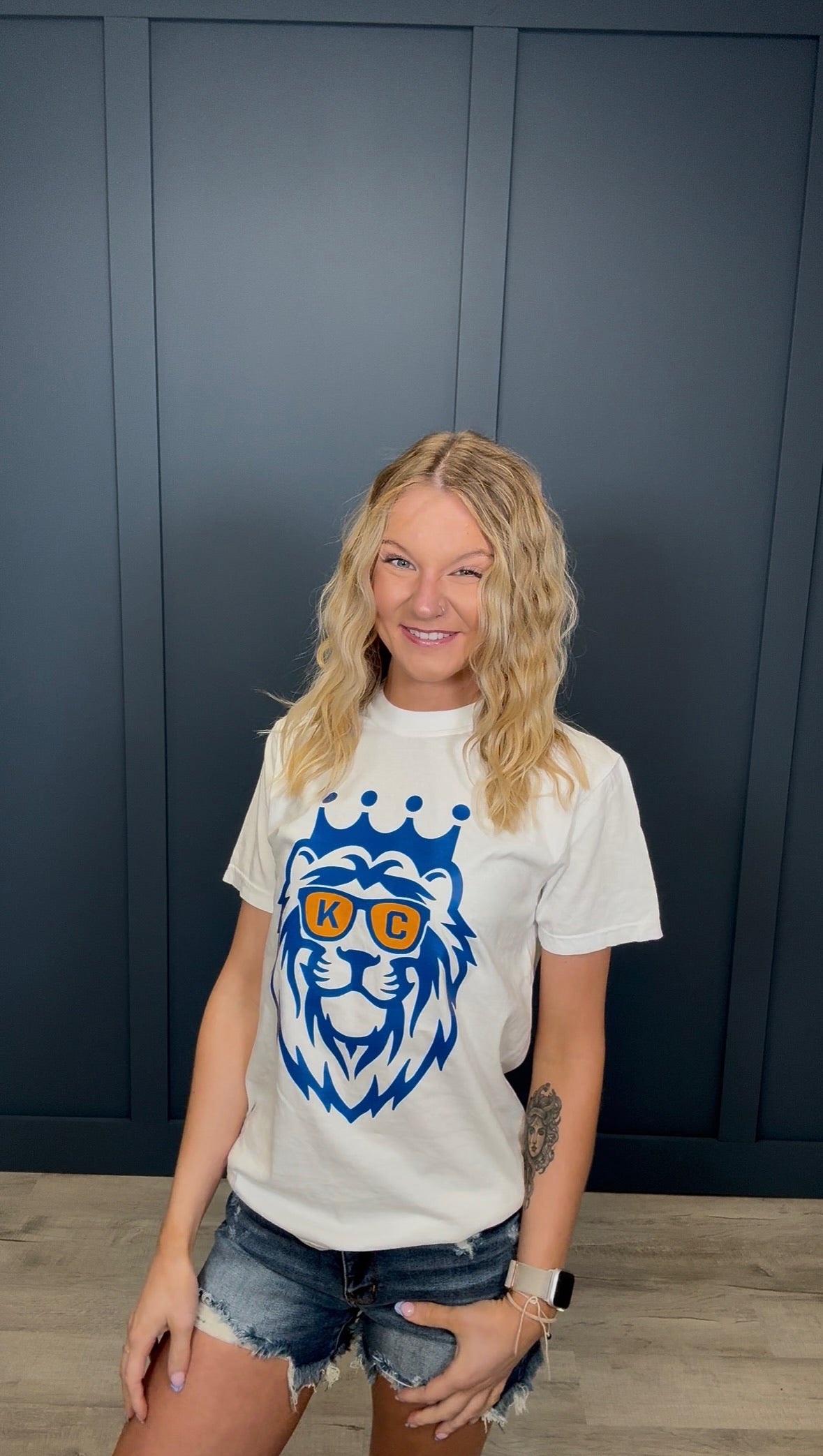 KC Lion Tee { product_type }}