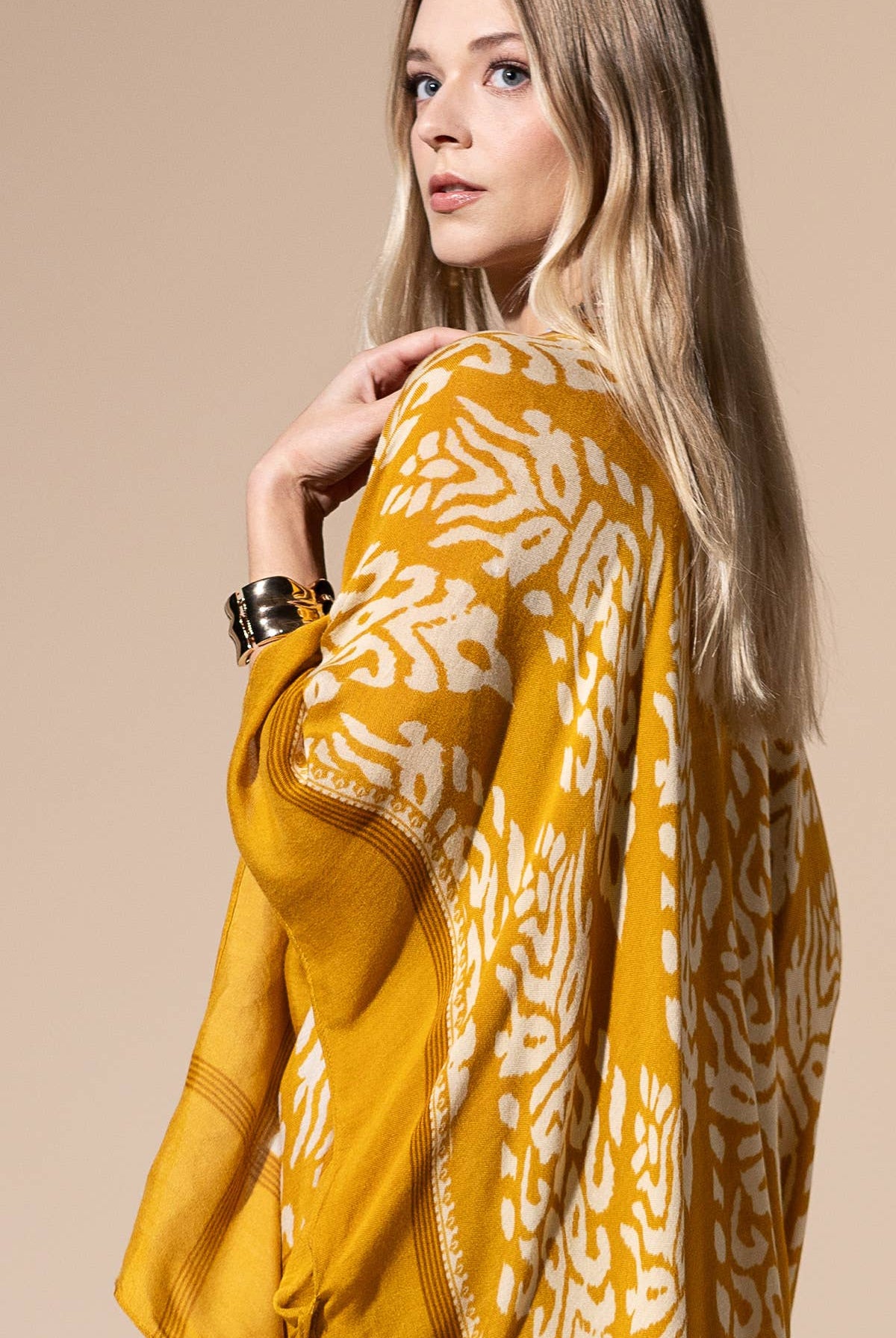 Damask Print Kimono with Sleeves: Mustard { product_type }}