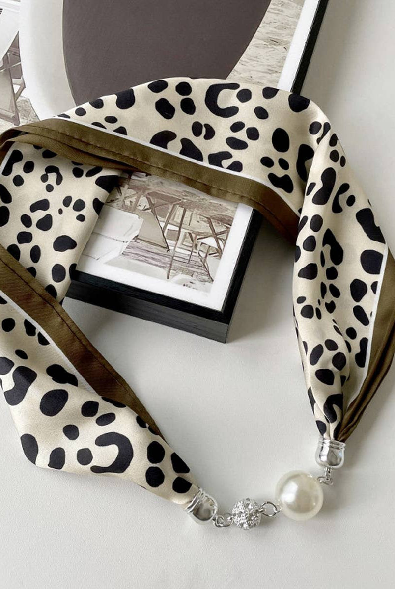 Magnetic Silk Scarf Necklace | Leopard { product_type }}