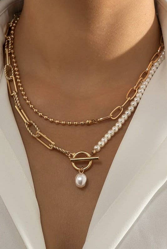 Double Layered Gold and Pearl Necklace { product_type }}