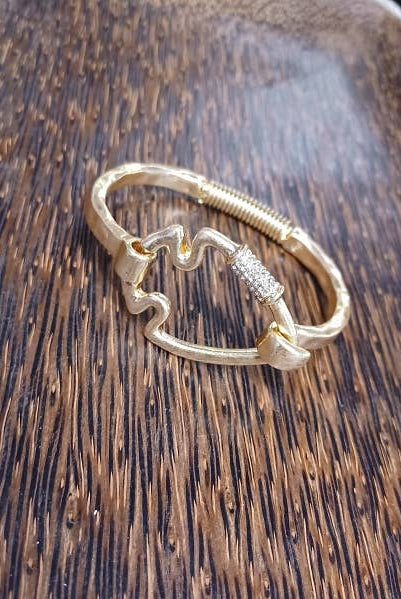 Beautiful Bling Arrowhead Cuff Bracelet : Yellow Gold { product_type }}