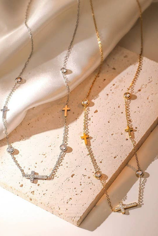 Cross Necklace Gold { product_type }}
