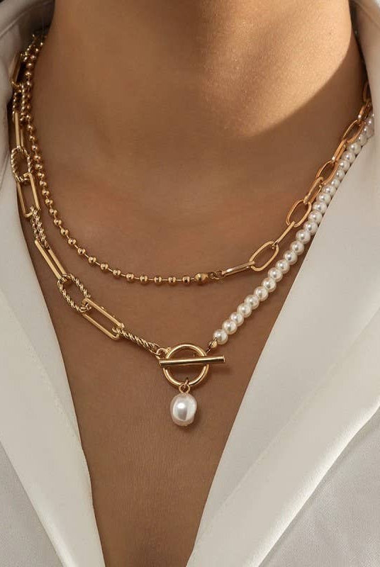 Double Layered Gold and Pearl Necklace { product_type }}