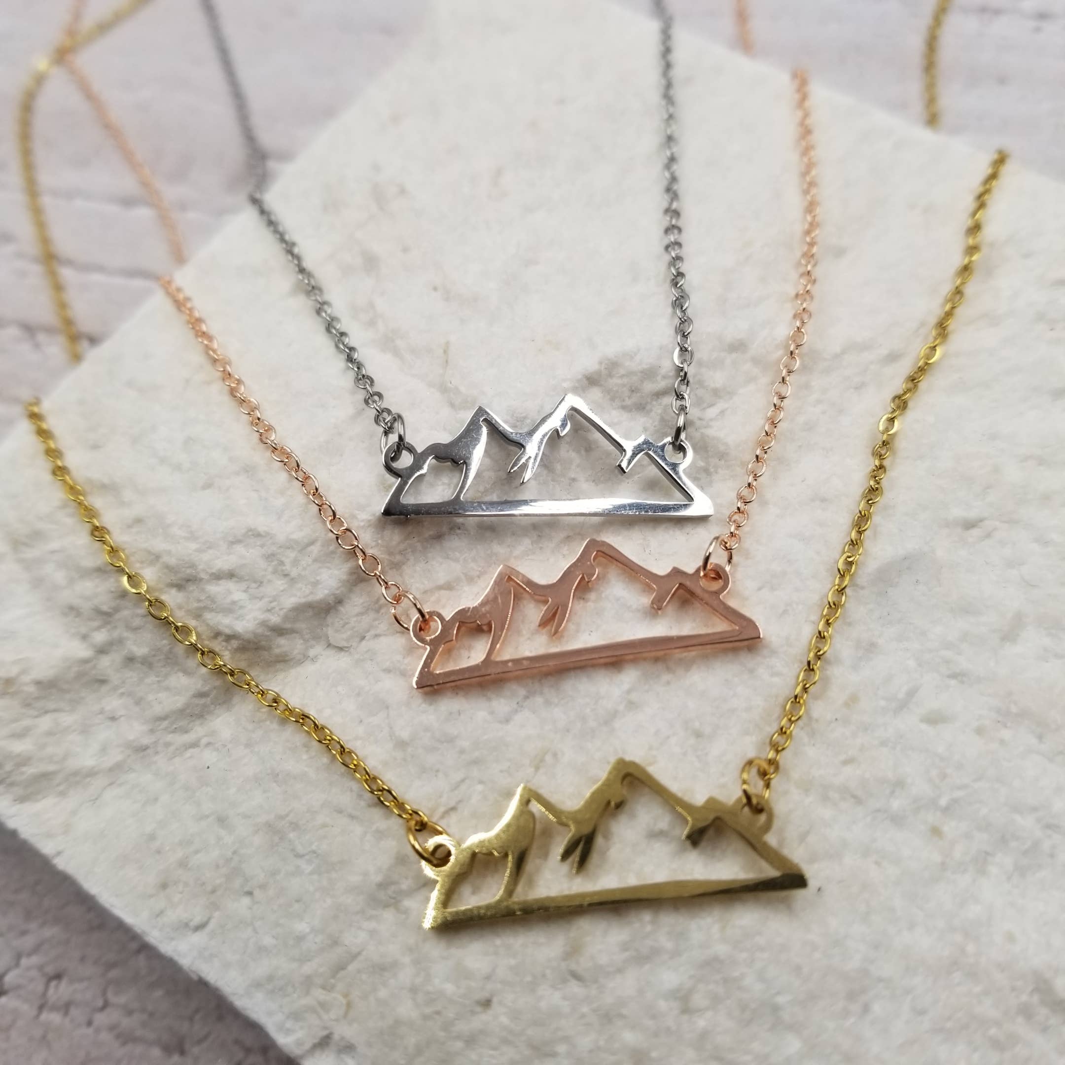 Mountain Cutout Necklace: Rose gold { product_type }}