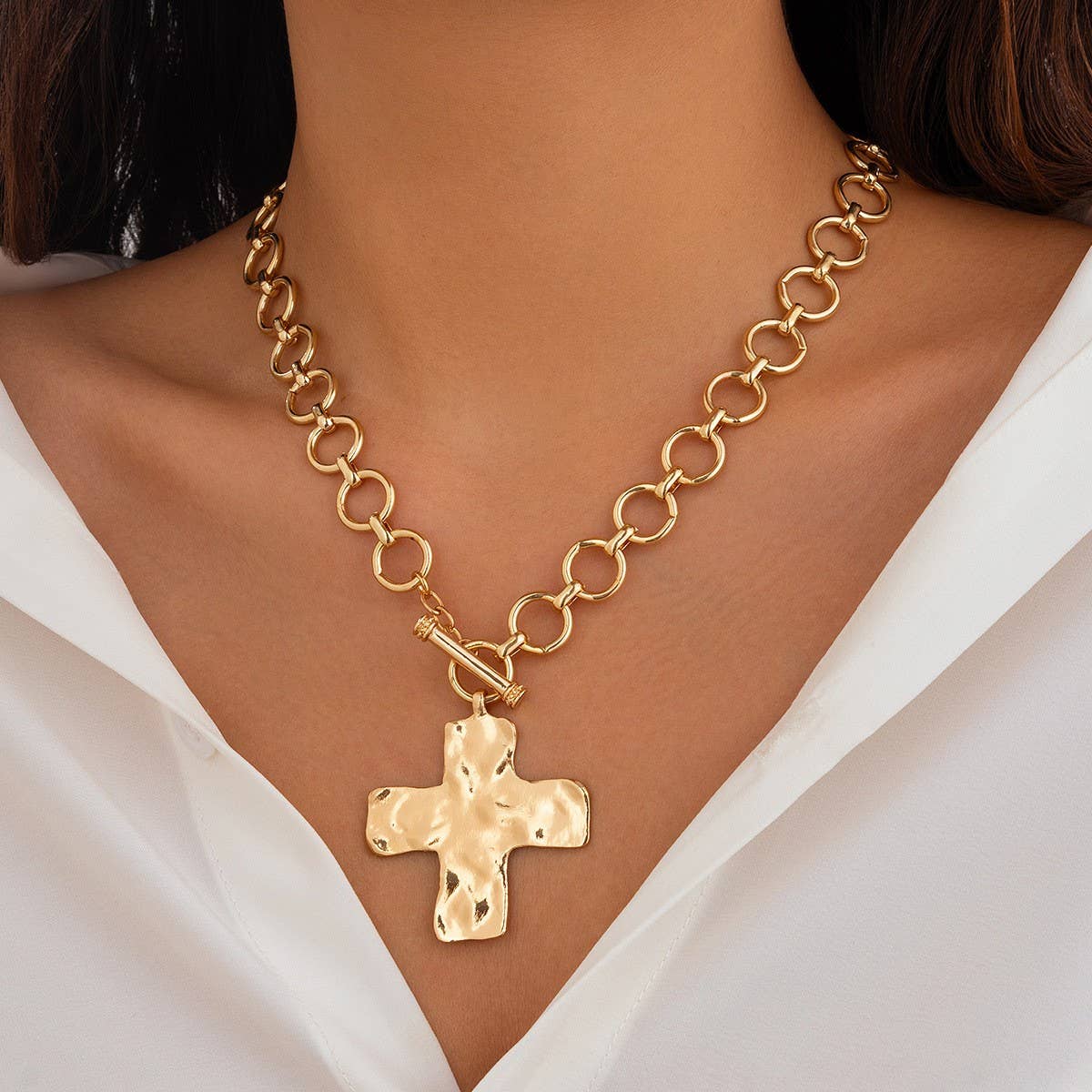 Gold Chunky Cross { product_type }}