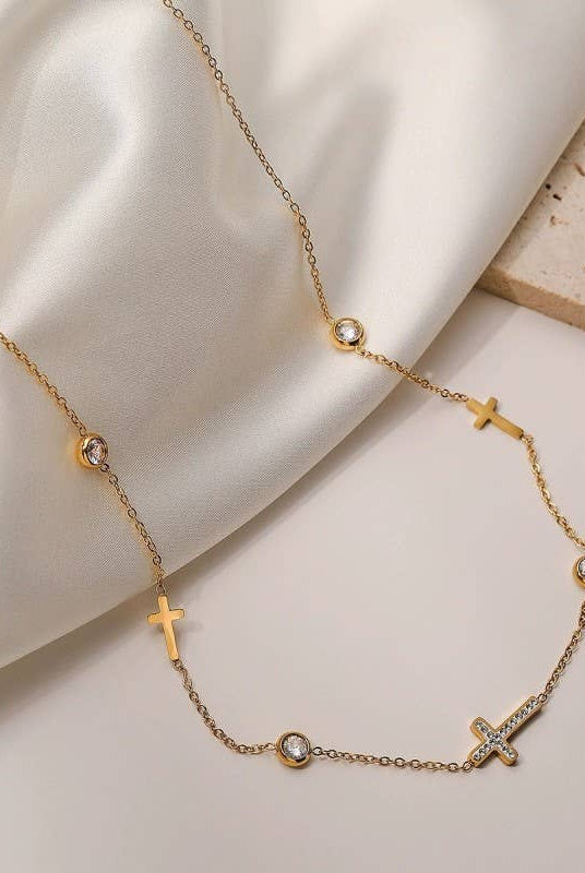 Cross Necklace Gold { product_type }}