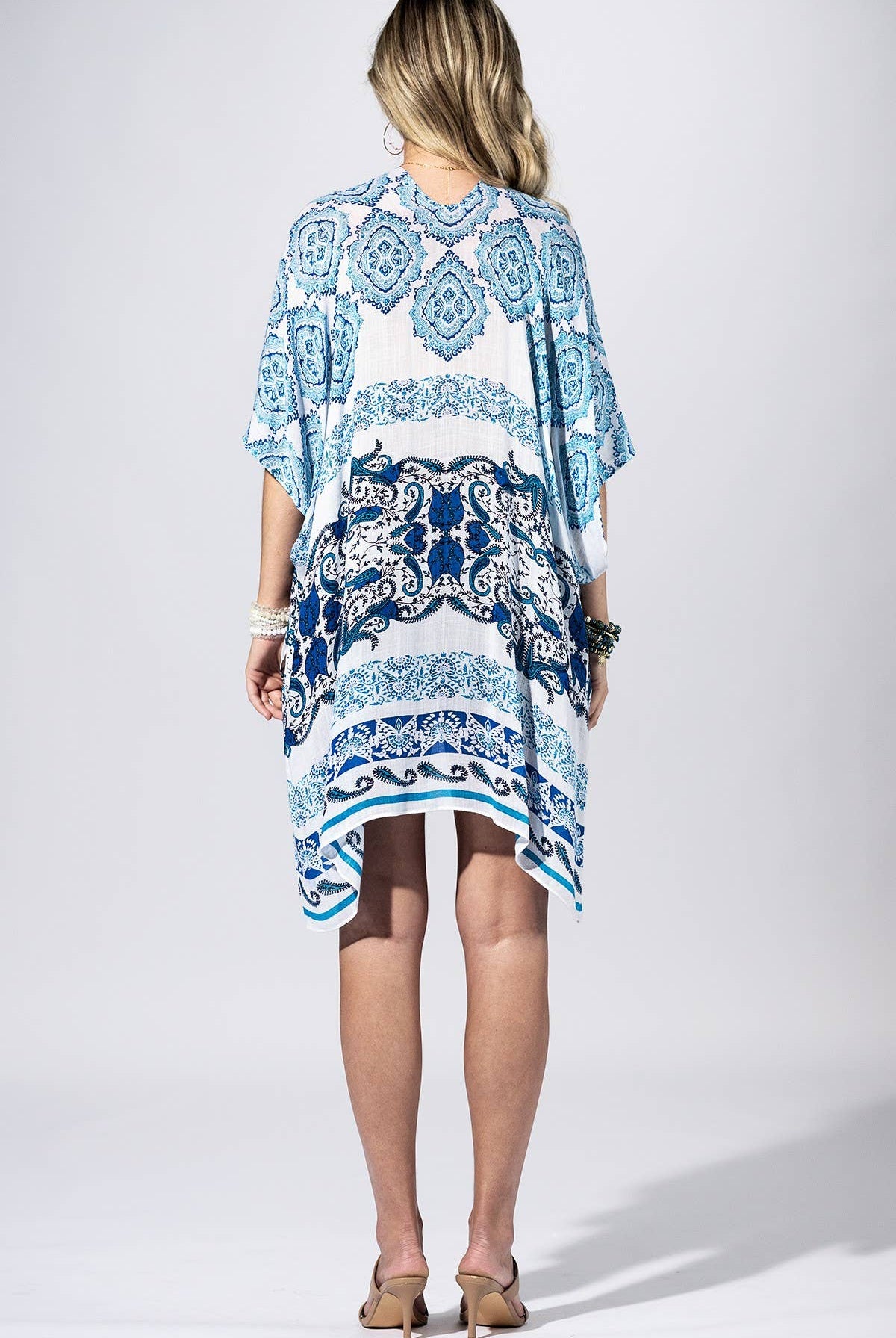 Azure Medallion Border Kimono { product_type }}