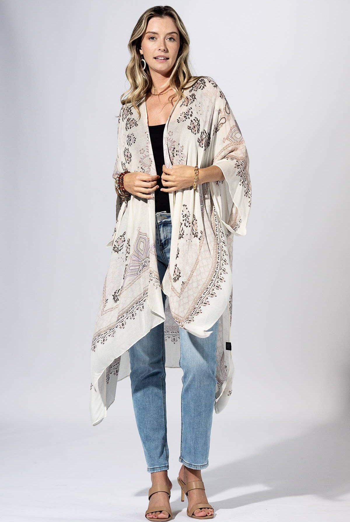 Frost White Paisley Border Kimono { product_type }}