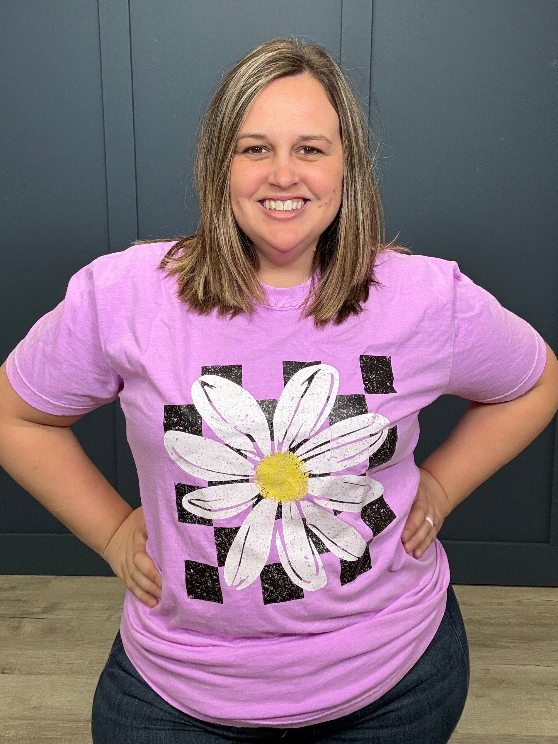 Daisy tee { product_type }}
