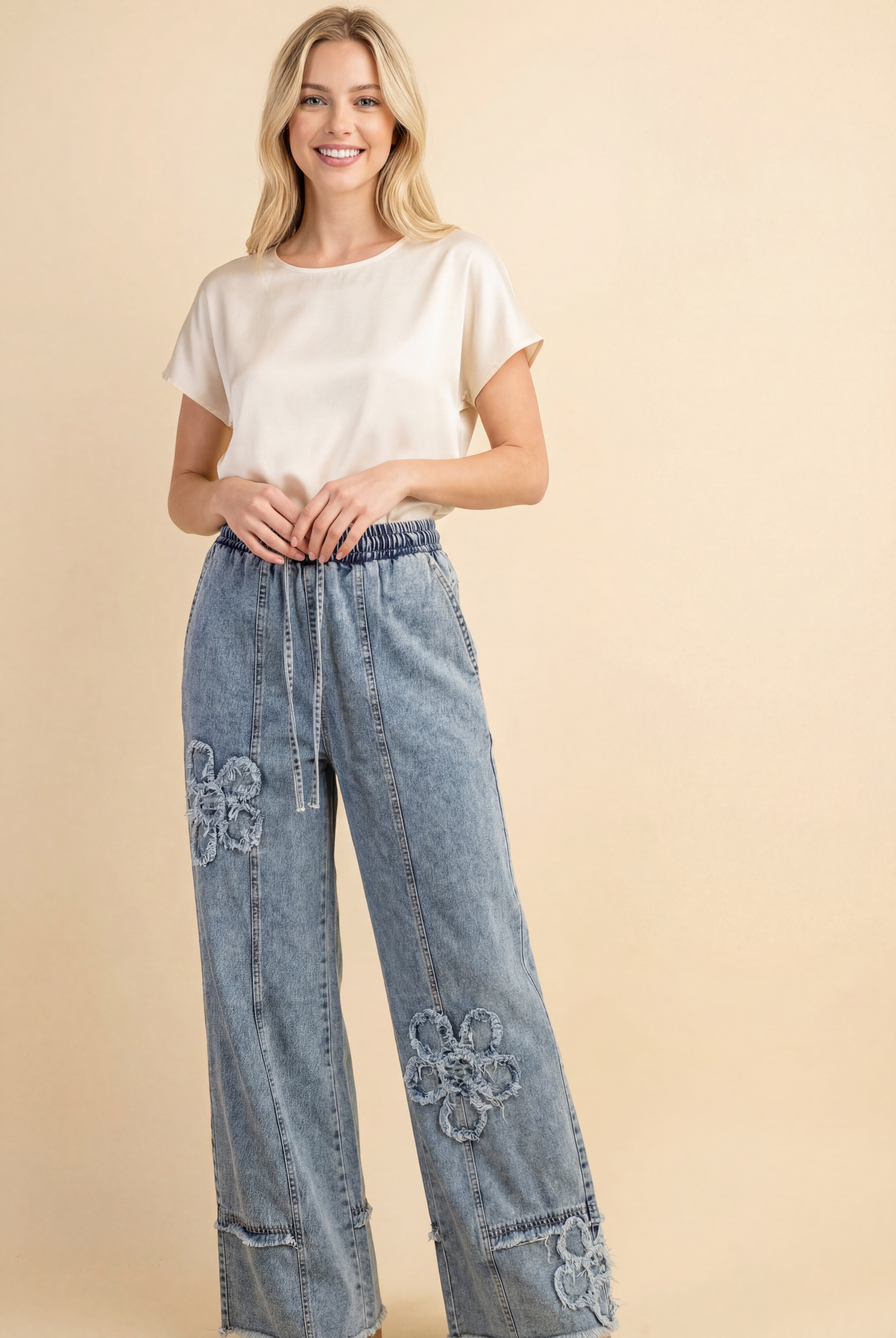 Blue Floral Appliqué Wide Leg Denim Pants { product_type }}