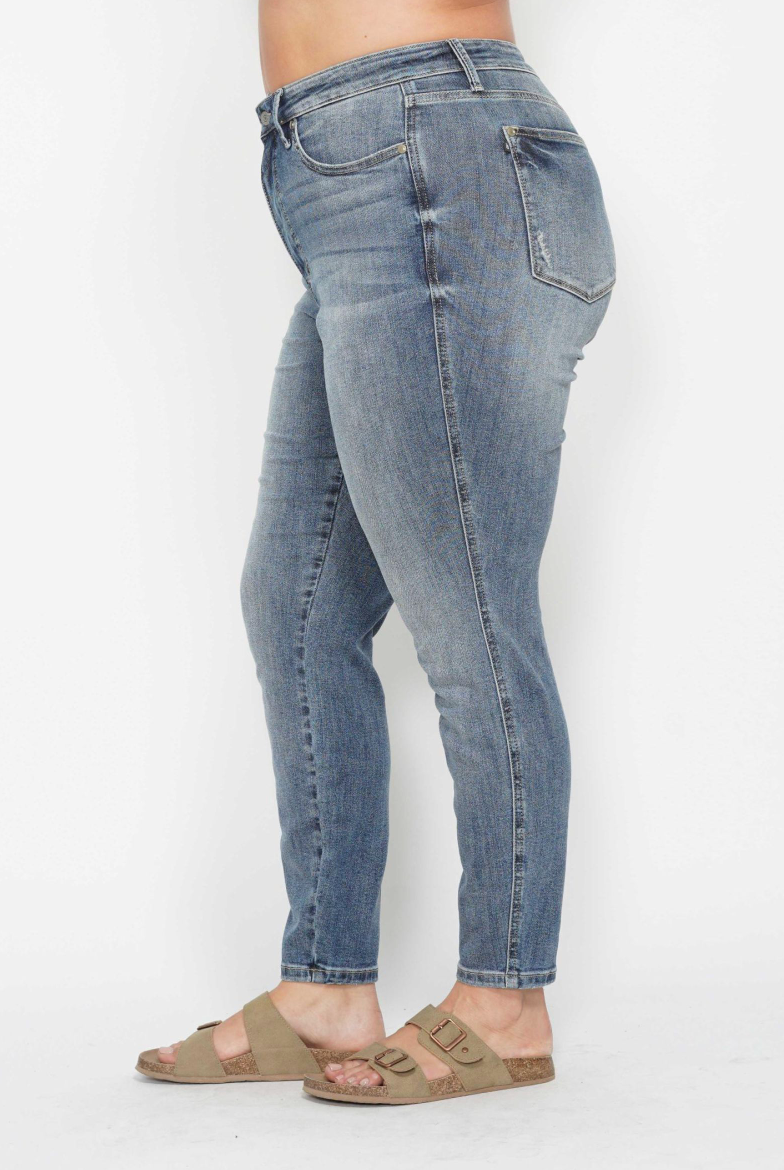 Judy Blue Contrast Wash Skinny Jeans { product_type }}