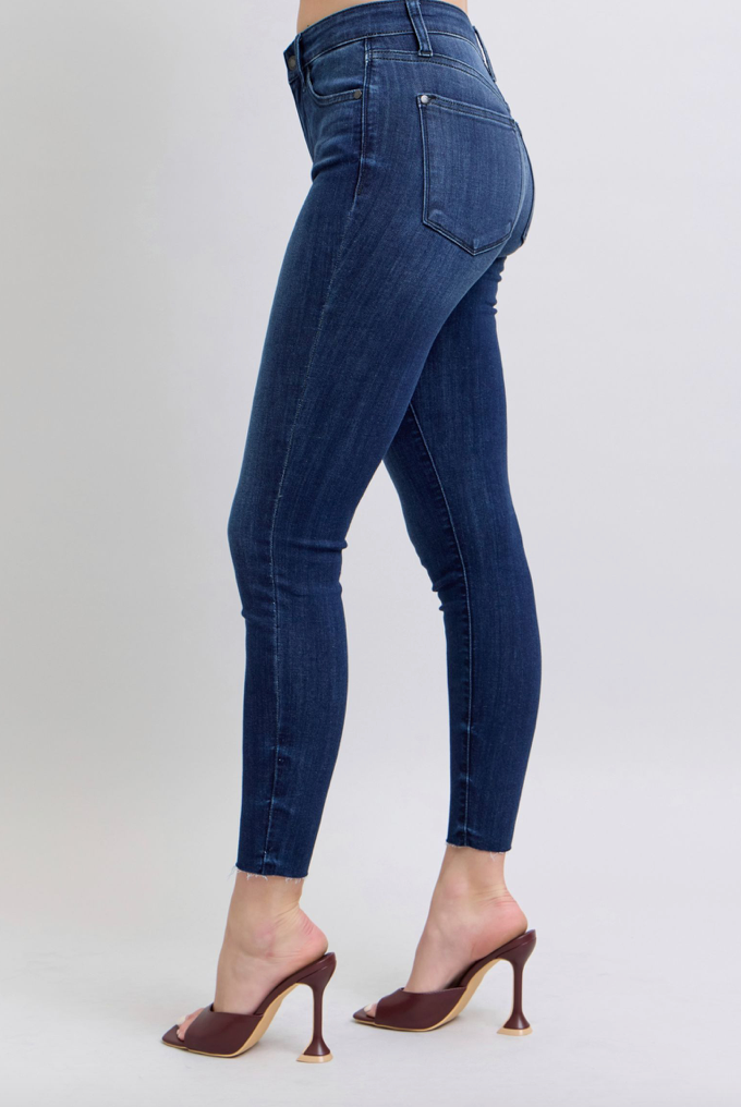 Judy Blue Dark Wash Skinny Jeans { product_type }}