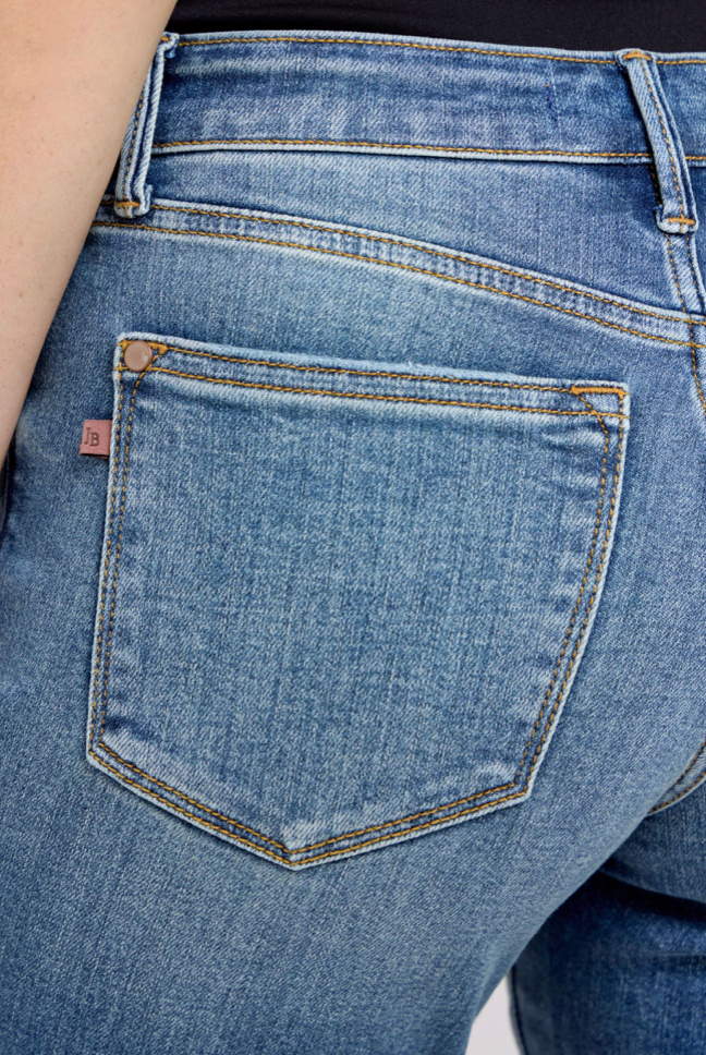 Judy Blue Vintage Wash Boyfriend Cuffed { product_type }}