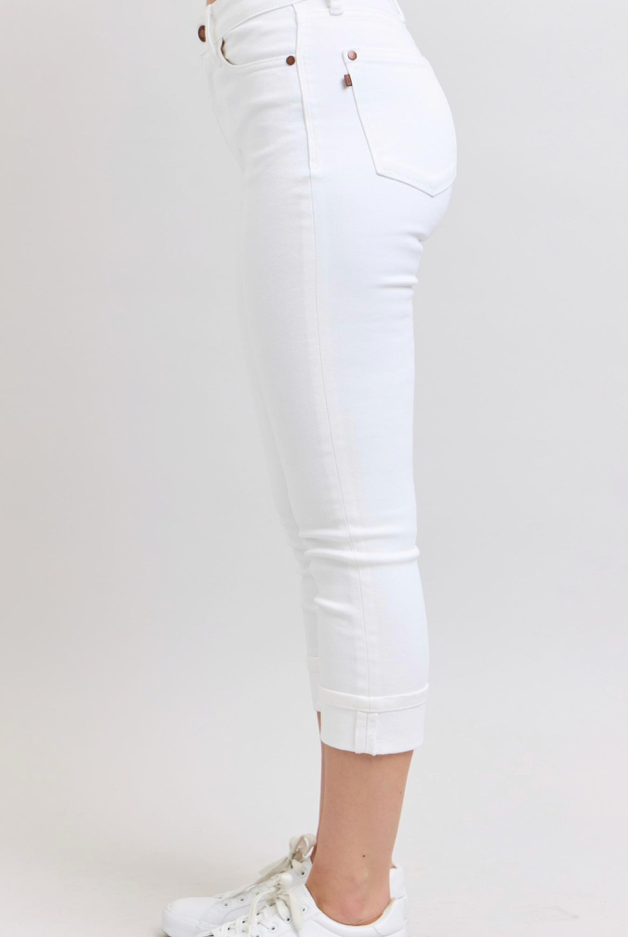 Judy Blue White Cuffed Capri { product_type }}