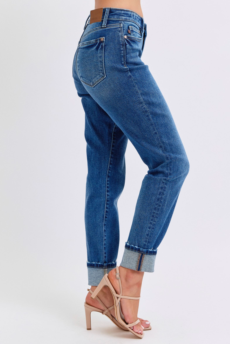 Judy Blue Mid-Rise Boyfriend { product_type }}