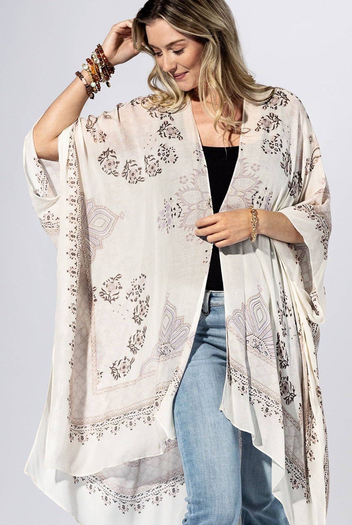 Frost White Paisley Border Kimono { product_type }}