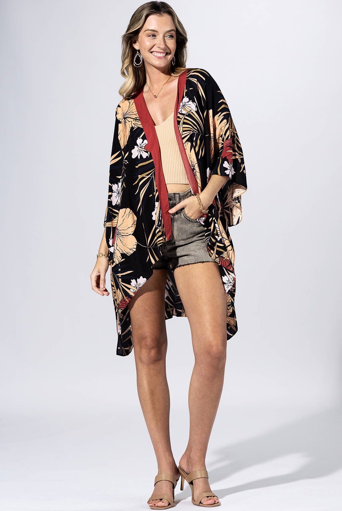 Black Hibiscus Contrast Trim Kimono { product_type }}