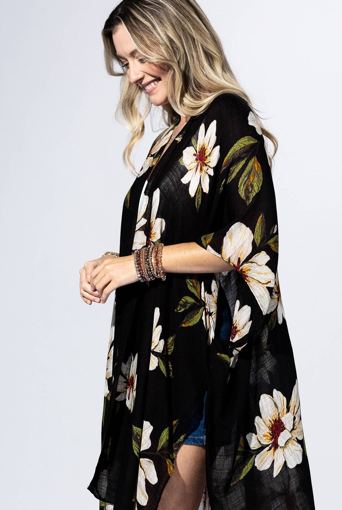 Black Flower Kimono { product_type }}