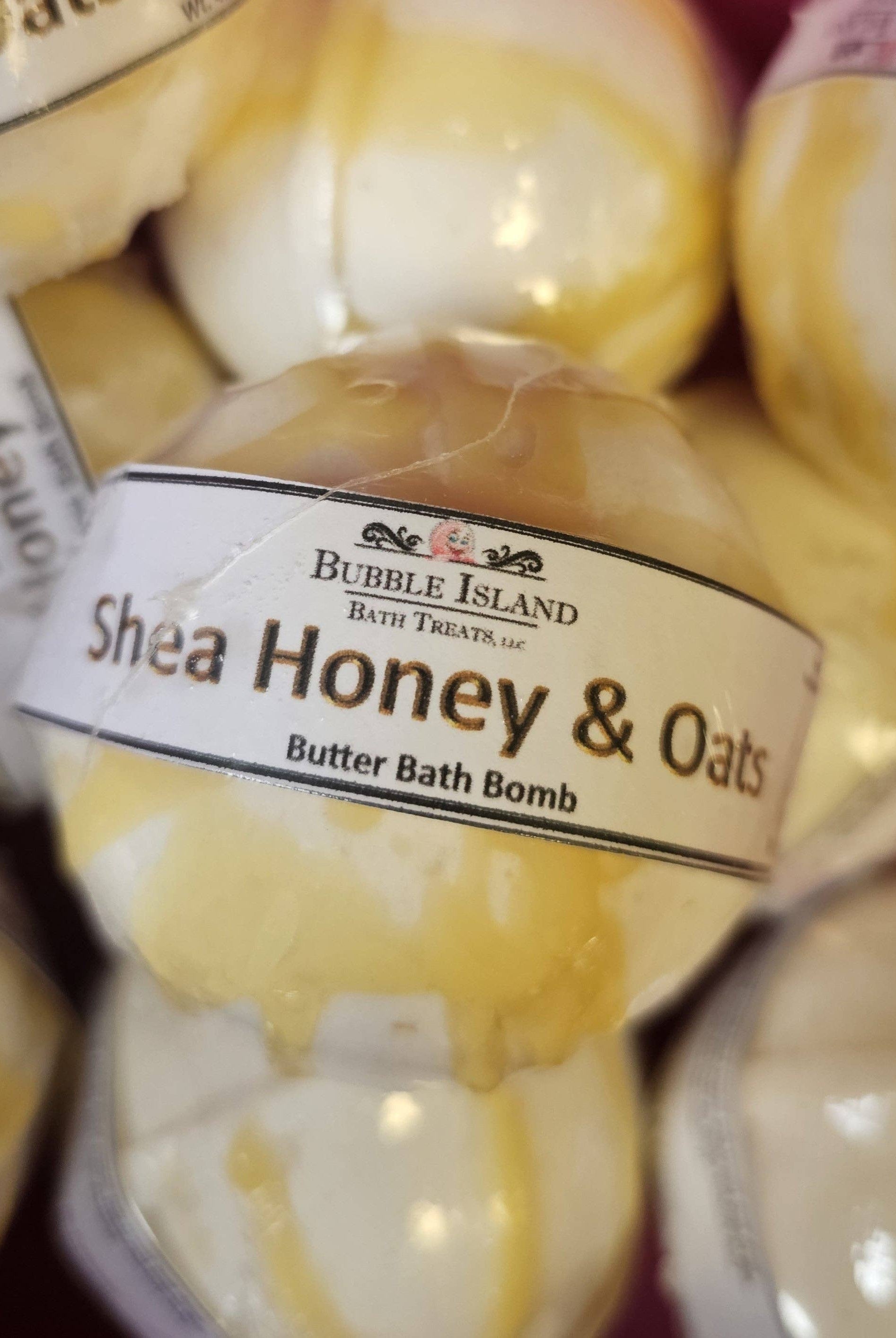 Bath Bomb - Shea Honey & Oats { product_type }}