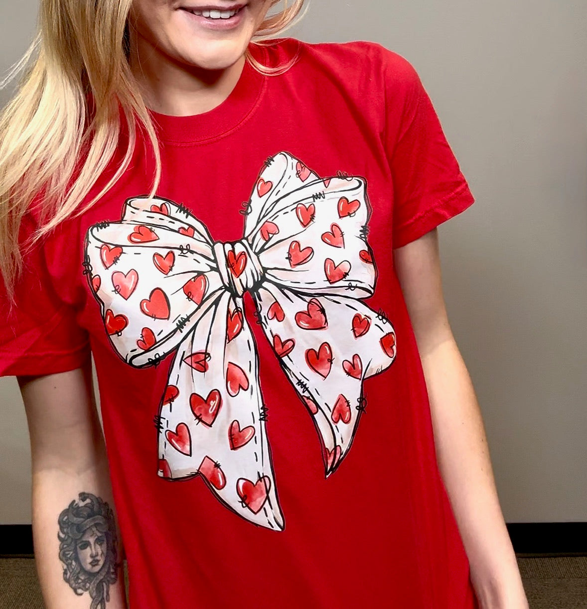 Mini Hearts Bow Graphic Tee-Graphic Tees-Tres Birdos Graphic Tees-Three Birdies Boutique, Women's Fashion Boutique Located in Kearney, MO