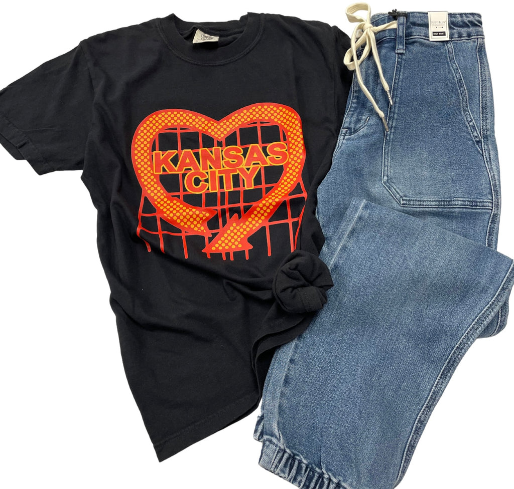 KC Heart Iconic Sign Graphic Tee-Graphic Tees-Tres Birdos Graphic Tees-Three Birdies Boutique, Women's Fashion Boutique Located in Kearney, MO