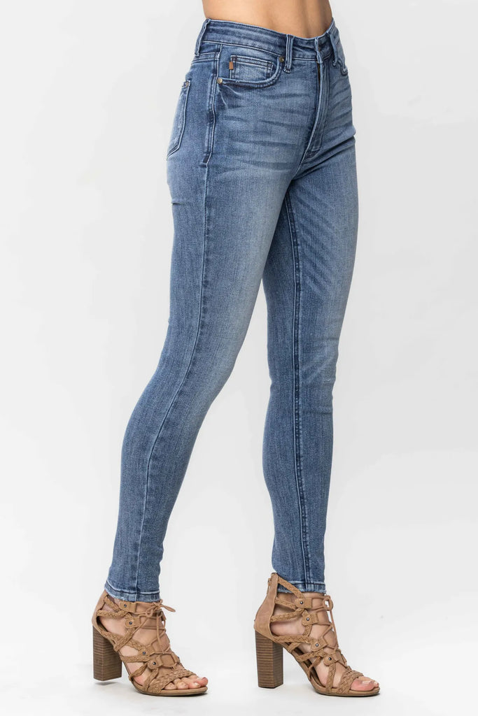 Judy Blue Vintage Skinny-Denim-Judy Blue-Three Birdies Boutique, Women's Fashion Boutique Located in Kearney, MO