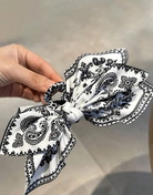 Black and White Bow Hair Clip { product_type }}