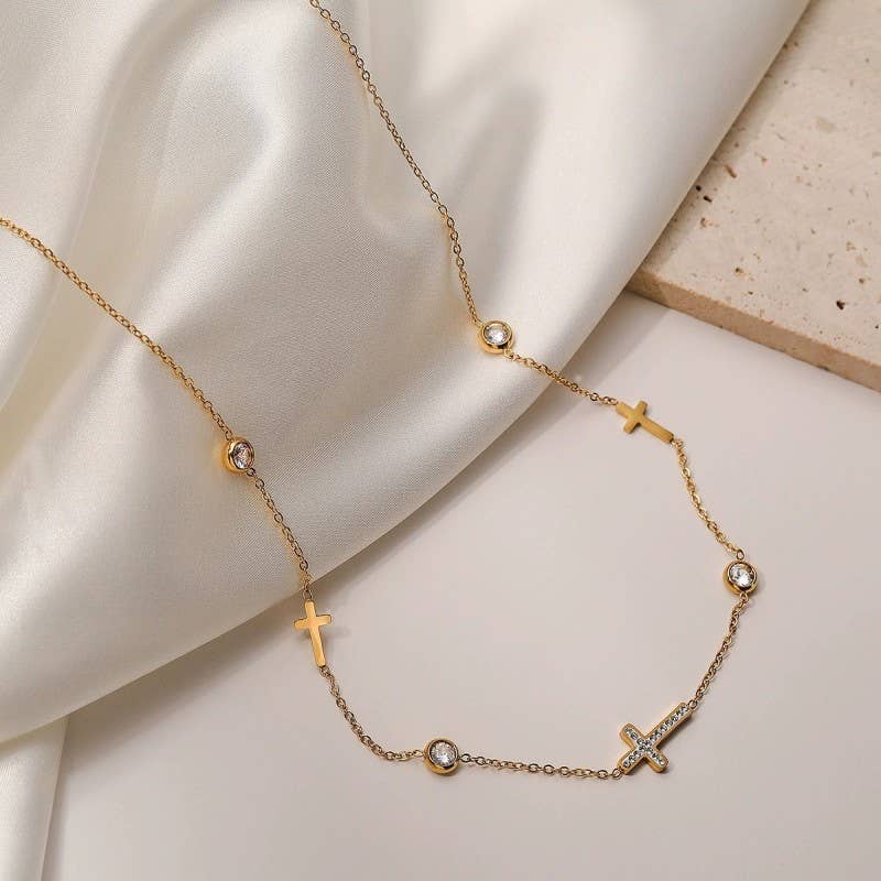 Cross Necklace Gold { product_type }}