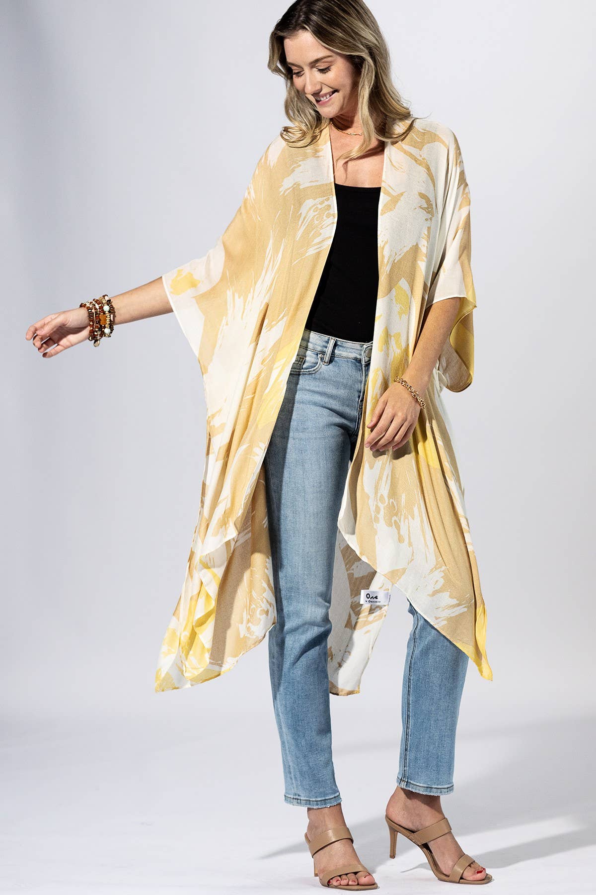 Brushstroke Floral Kimono { product_type }}