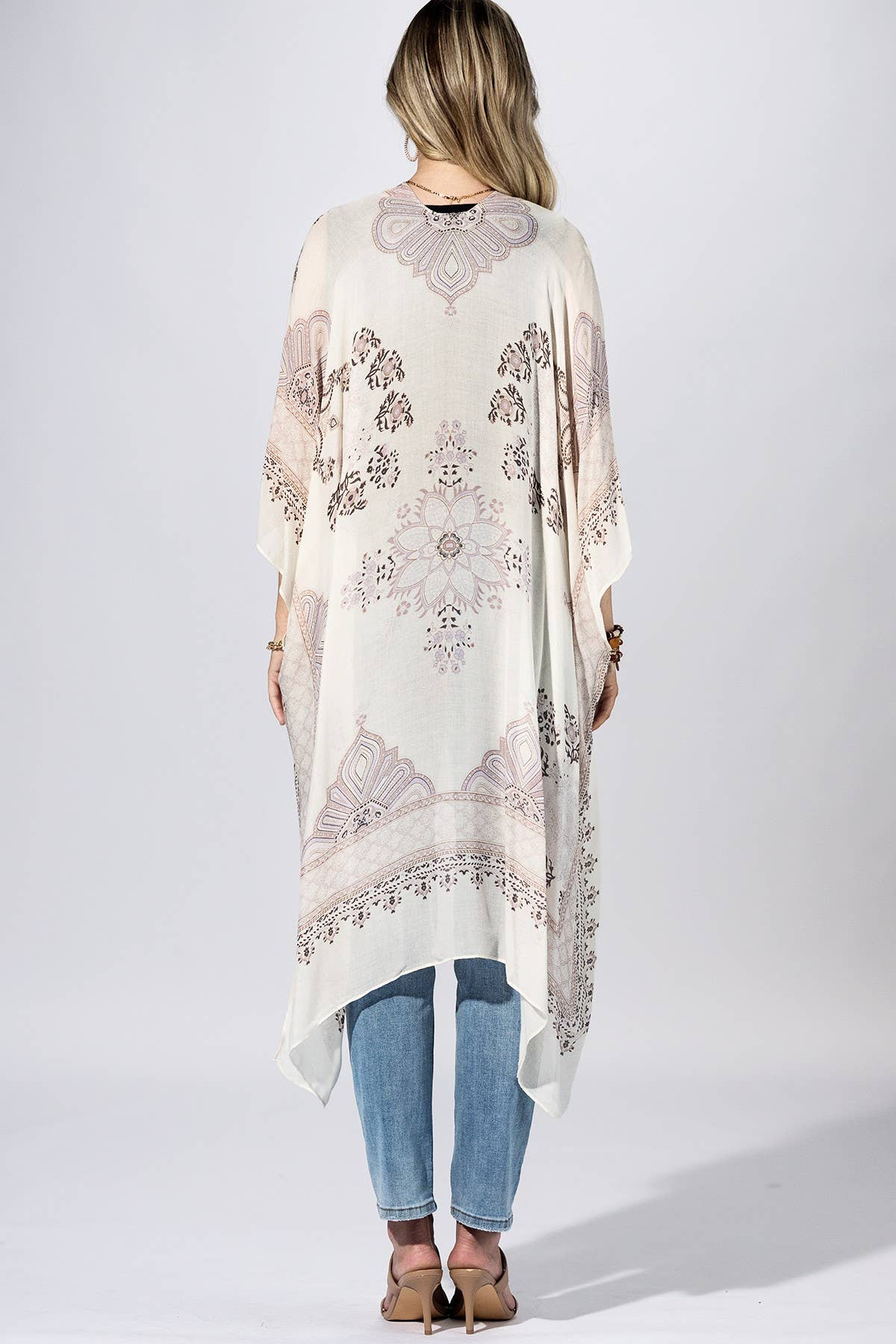 Frost White Paisley Border Kimono { product_type }}