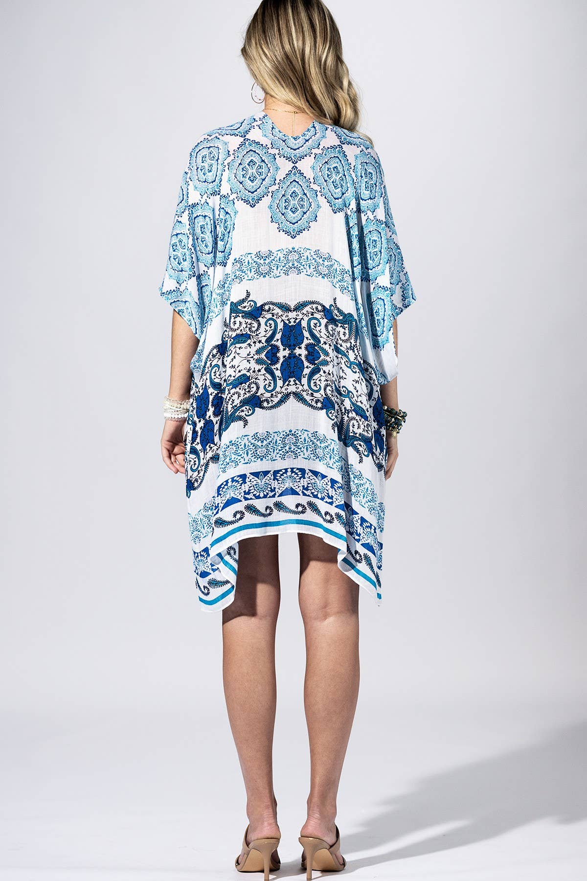 Azure Medallion Border Kimono { product_type }}