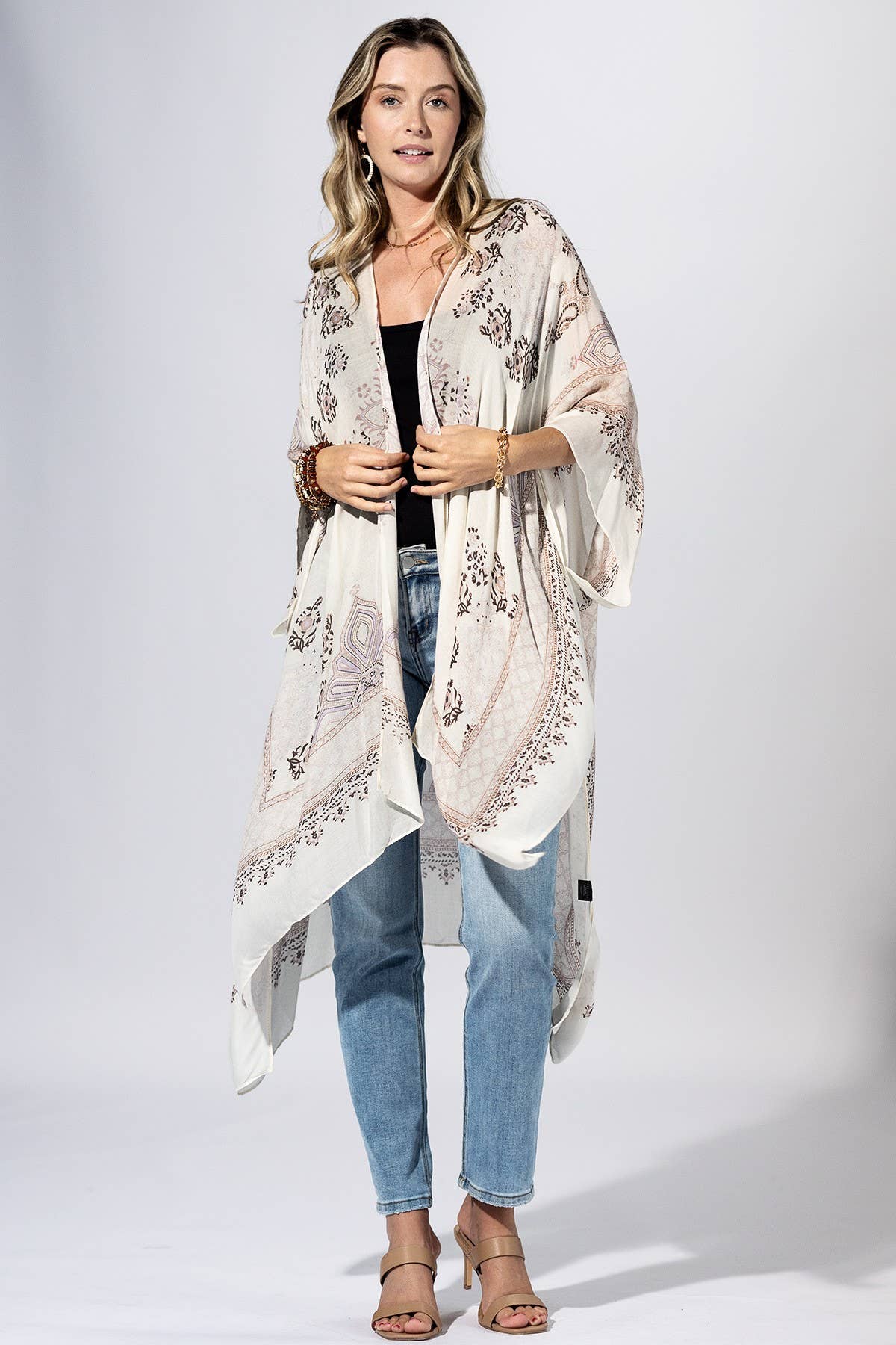 Frost White Paisley Border Kimono { product_type }}