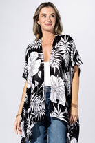 Onyx Tropical Leaf Kimono { product_type }}