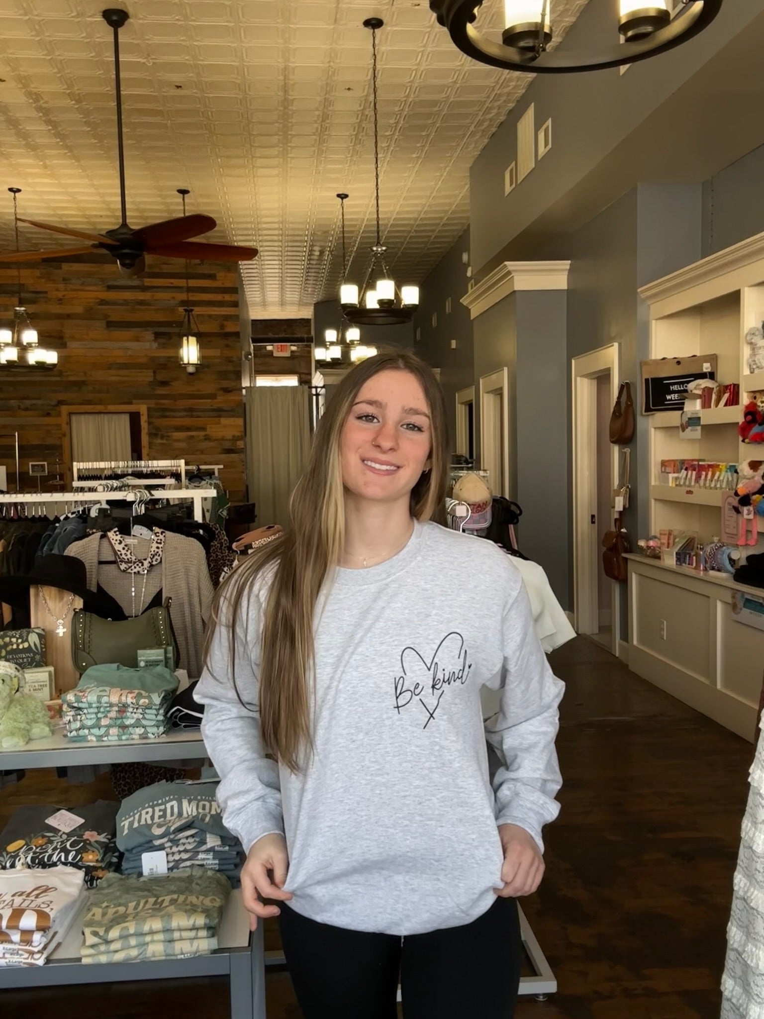 Be Kind Crewneck { product_type }}