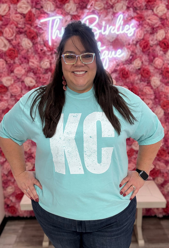 White KC on Island Reef Tee-Graphic Tees-Tres Birdos Graphic Tees-Three Birdies Boutique, Women's Fashion Boutique Located in Kearney, MO