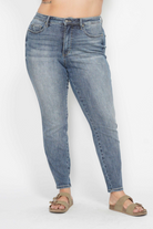Judy Blue Contrast Wash Skinny Jeans { product_type }}