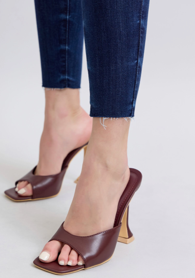 Judy Blue Dark Wash Skinny Jeans