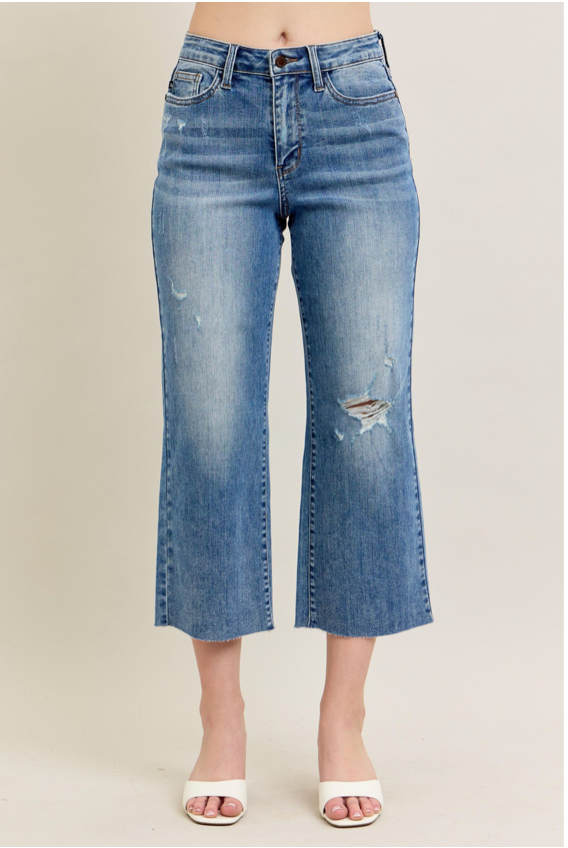 Judy Blue HW Back Pocket Embroidery Crop Destroy { product_type }}