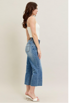 Judy Blue HW Back Pocket Embroidery Crop Destroy { product_type }}
