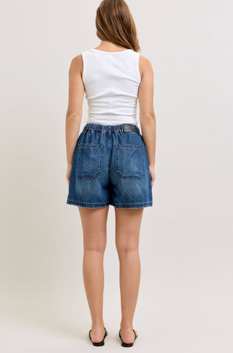 HW Baggy Short Featherweight { product_type }}