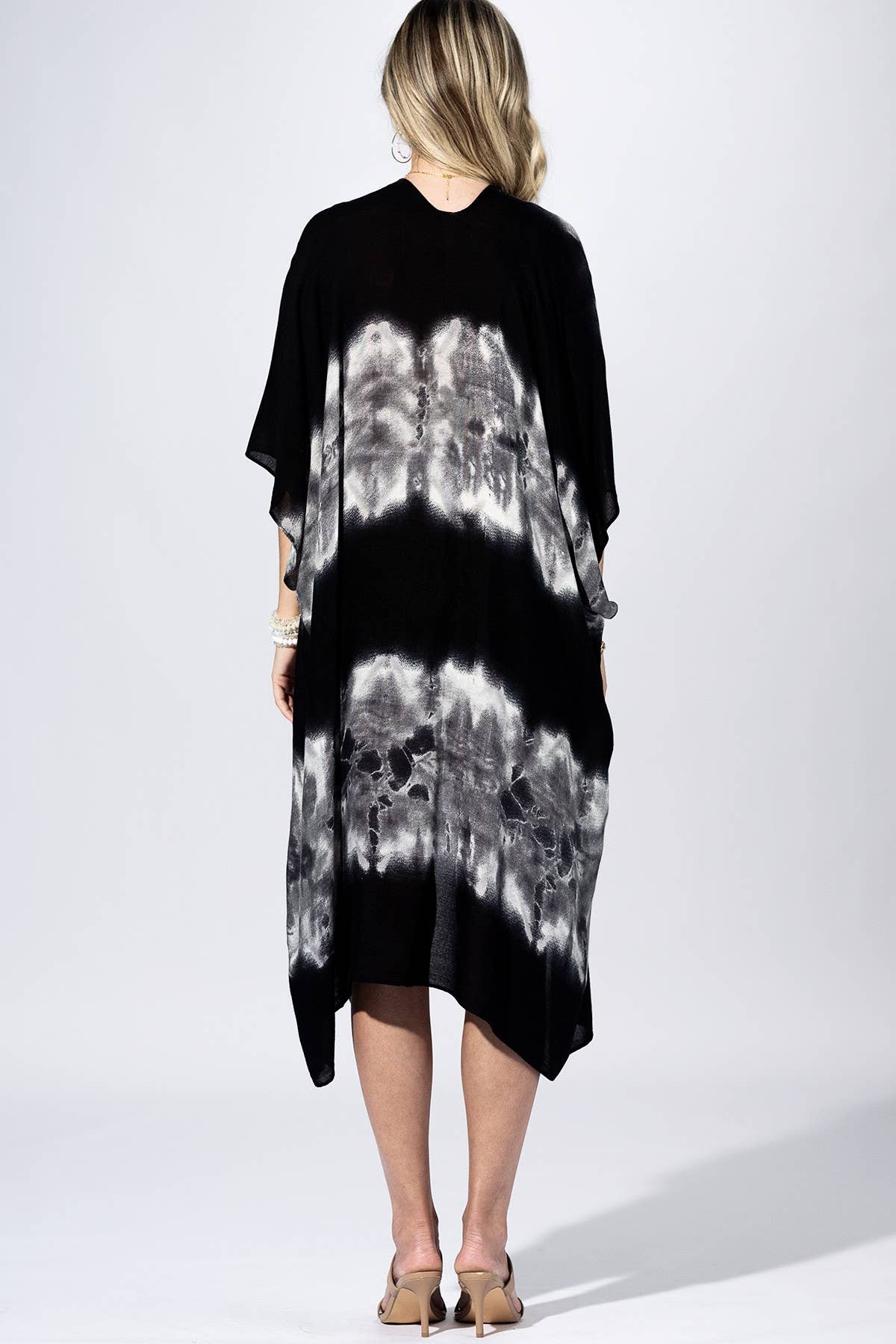 Black Tie-Dye Border Kimono { product_type }}
