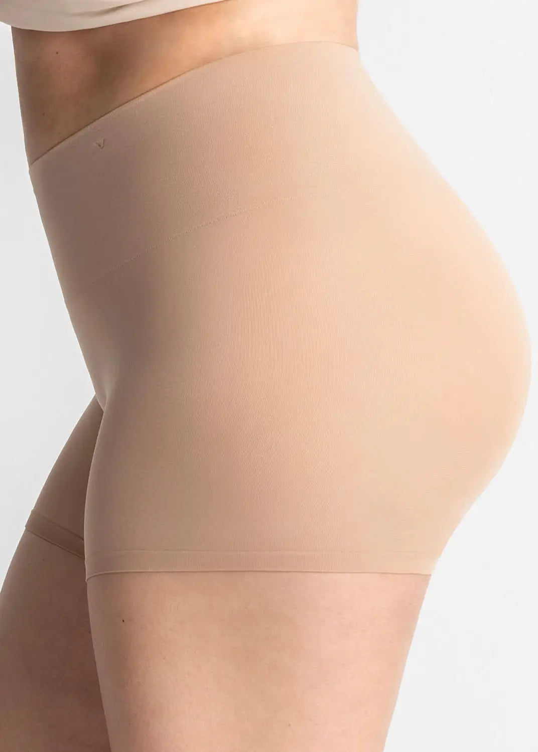 Ultralight Shaping Short - Seamless { product_type }}