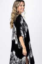 Black Tie-Dye Border Kimono { product_type }}