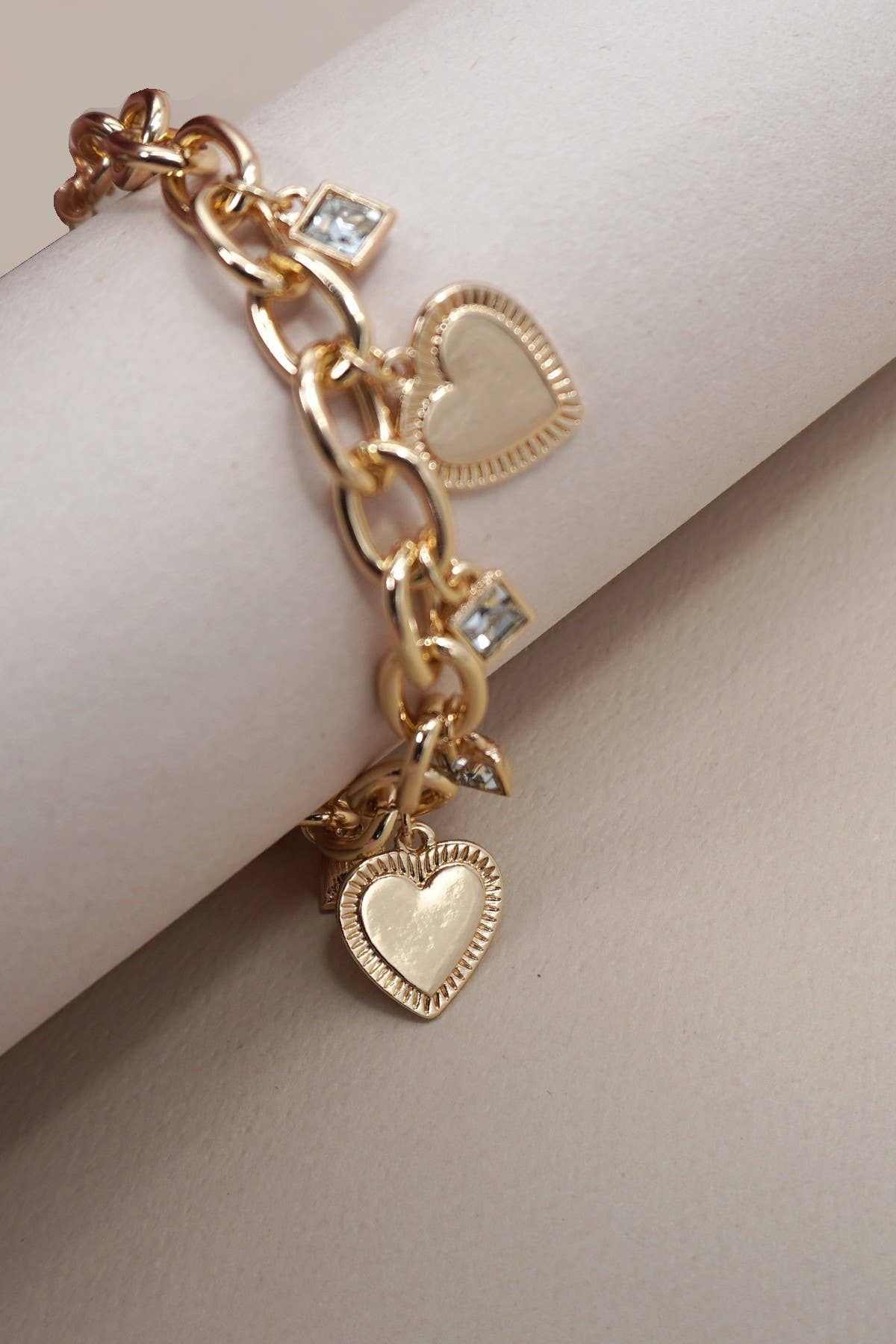 Charm Bracelet Heart { product_type }}