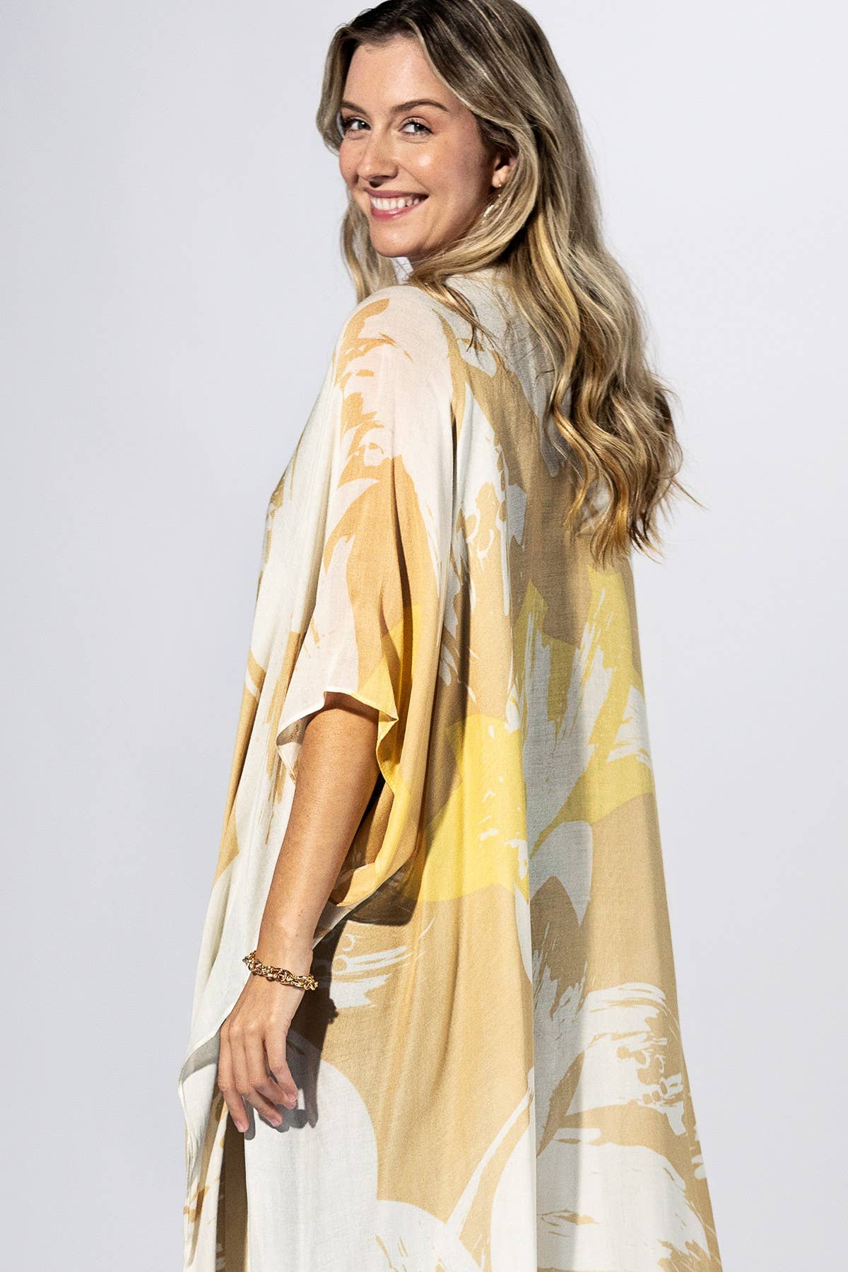 Brushstroke Floral Kimono { product_type }}