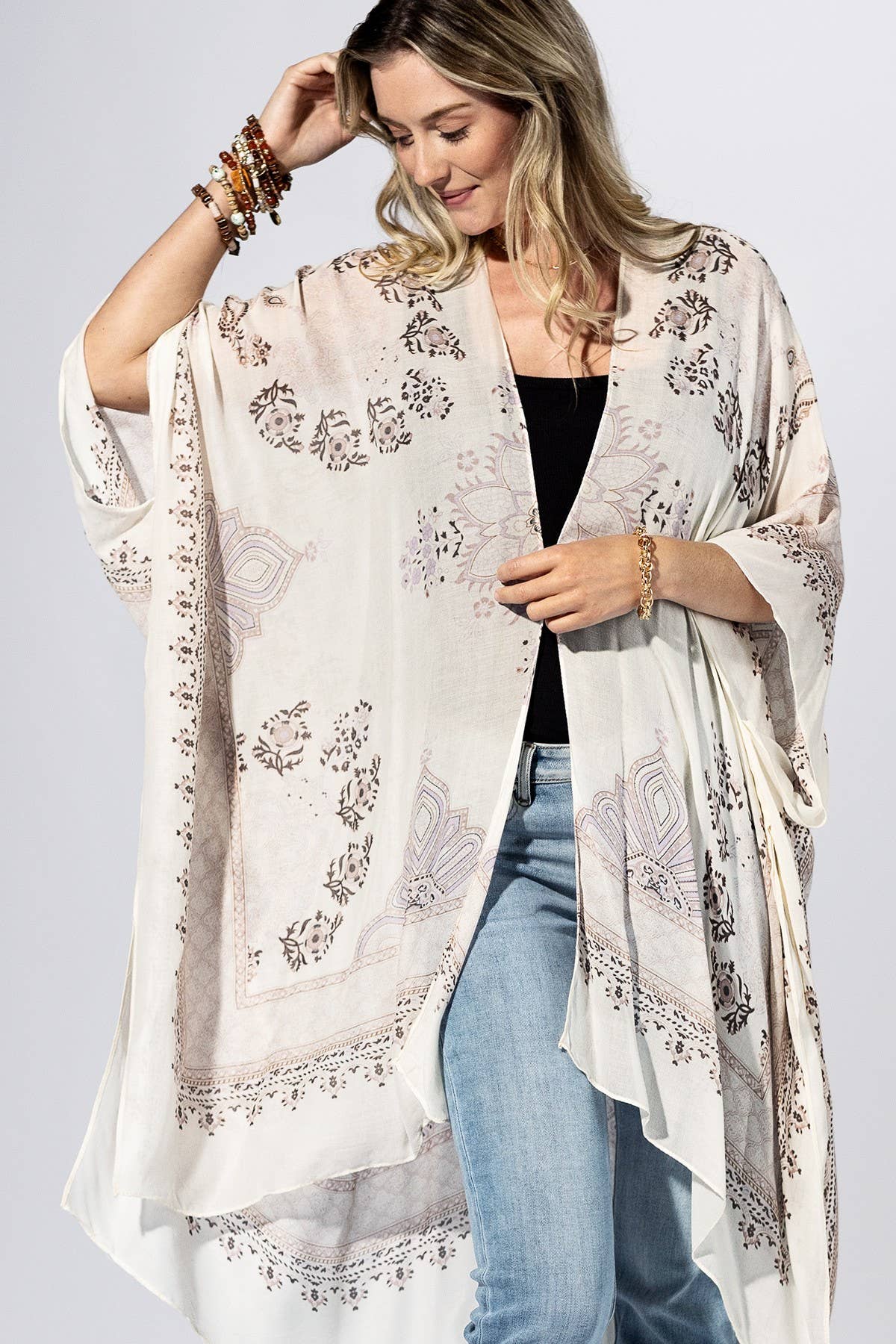 Frost White Paisley Border Kimono { product_type }}