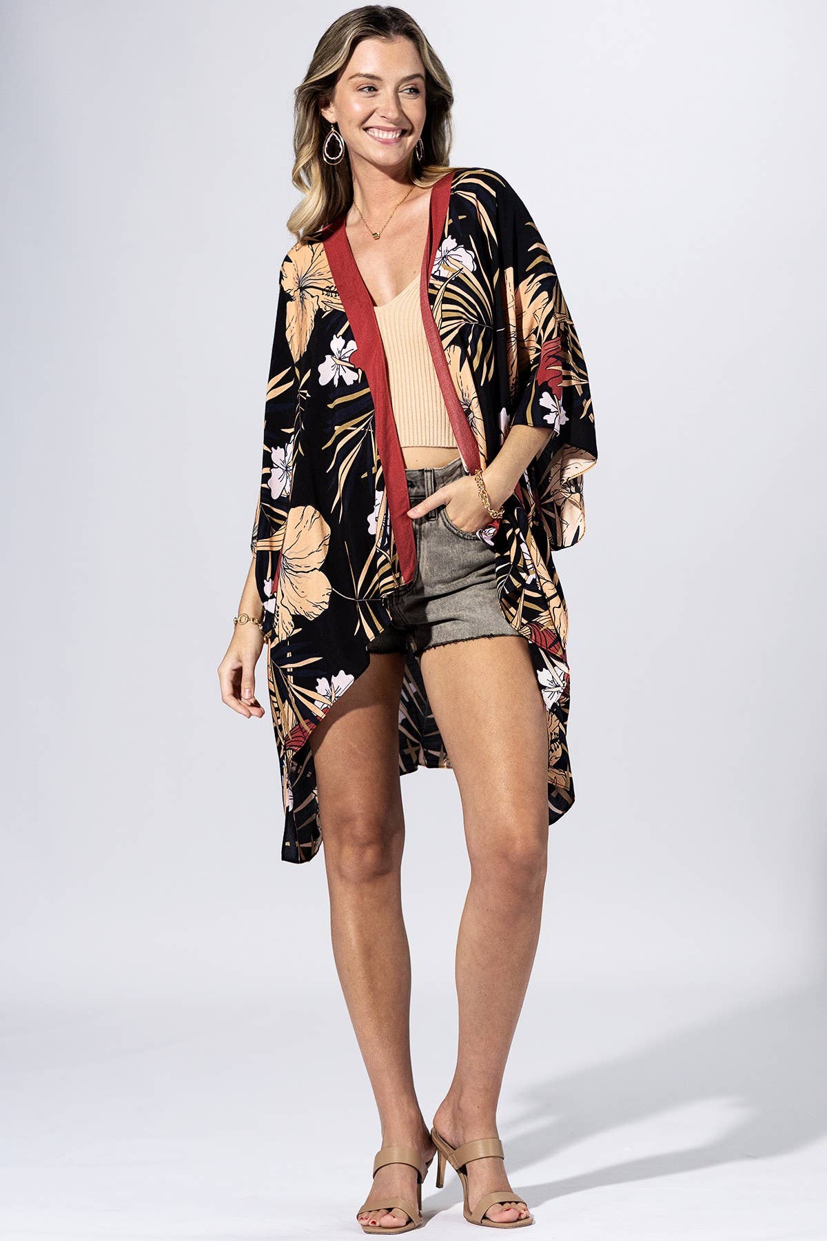 Black Hibiscus Contrast Trim Kimono { product_type }}