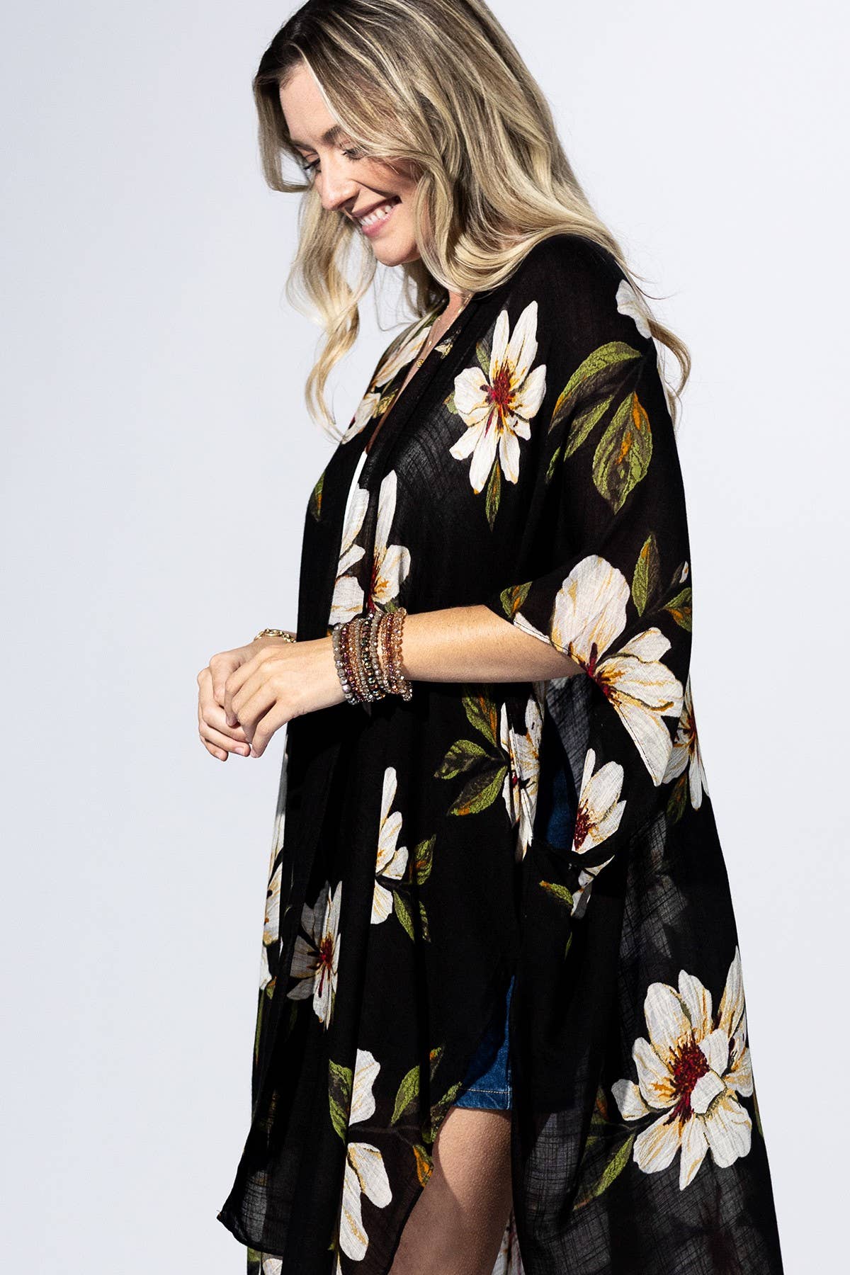 Black Flower Kimono { product_type }}